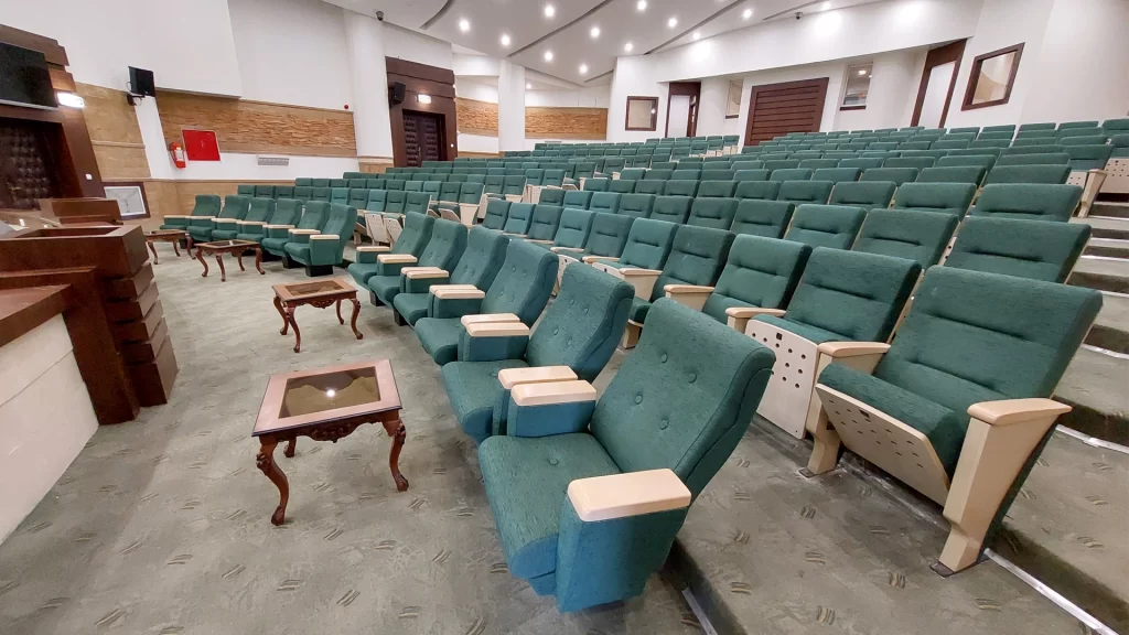 تالار نفیس دانشگاه علوم پزشکی اصفهان